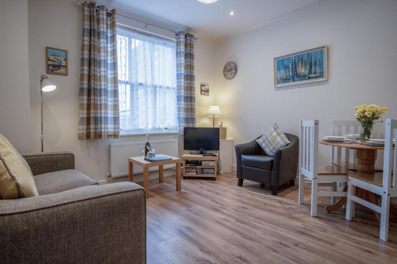 Arcadia - 1 Bedroom Apartment - Tenby Exterior photo