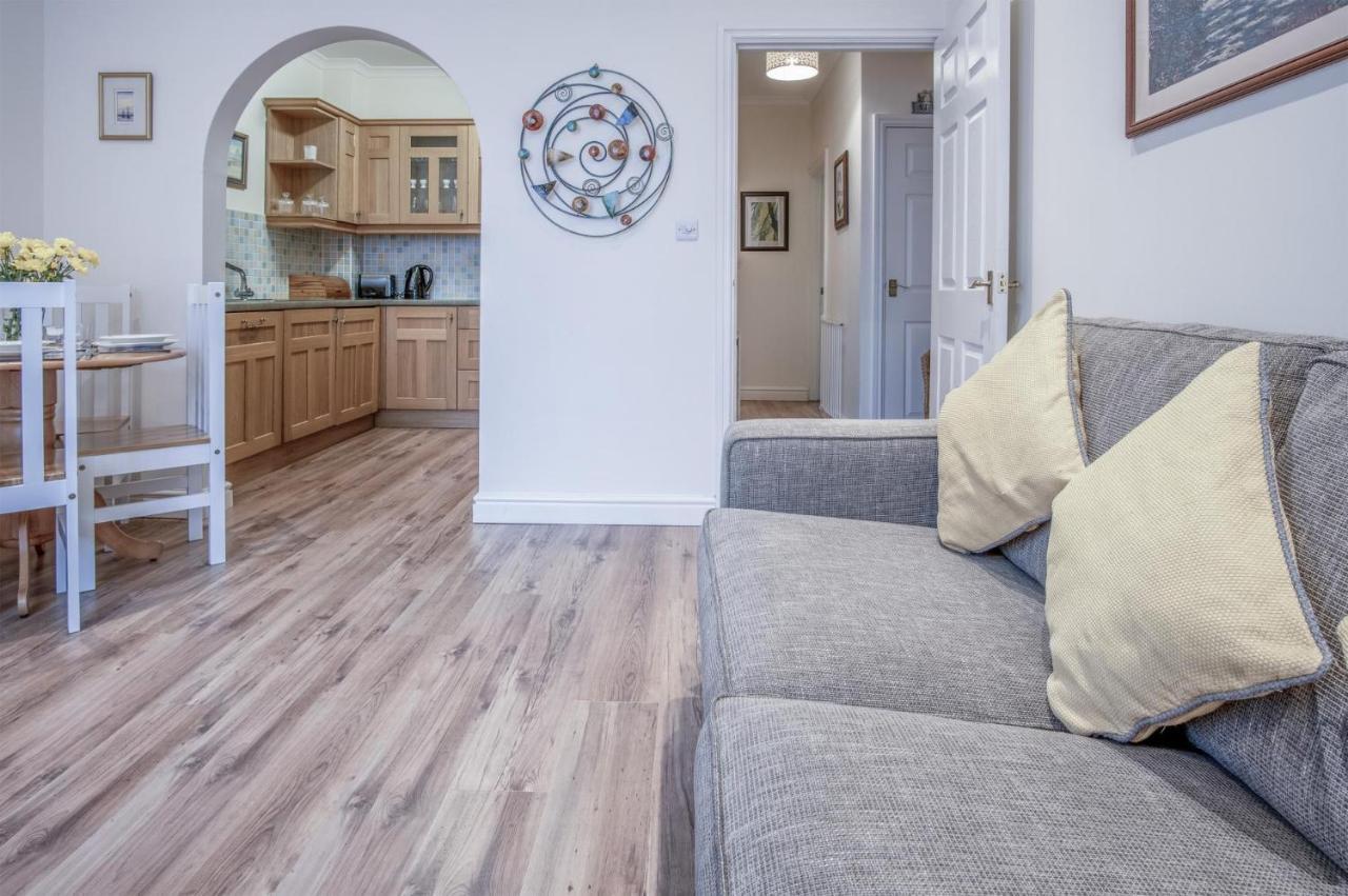 Arcadia - 1 Bedroom Apartment - Tenby Exterior photo